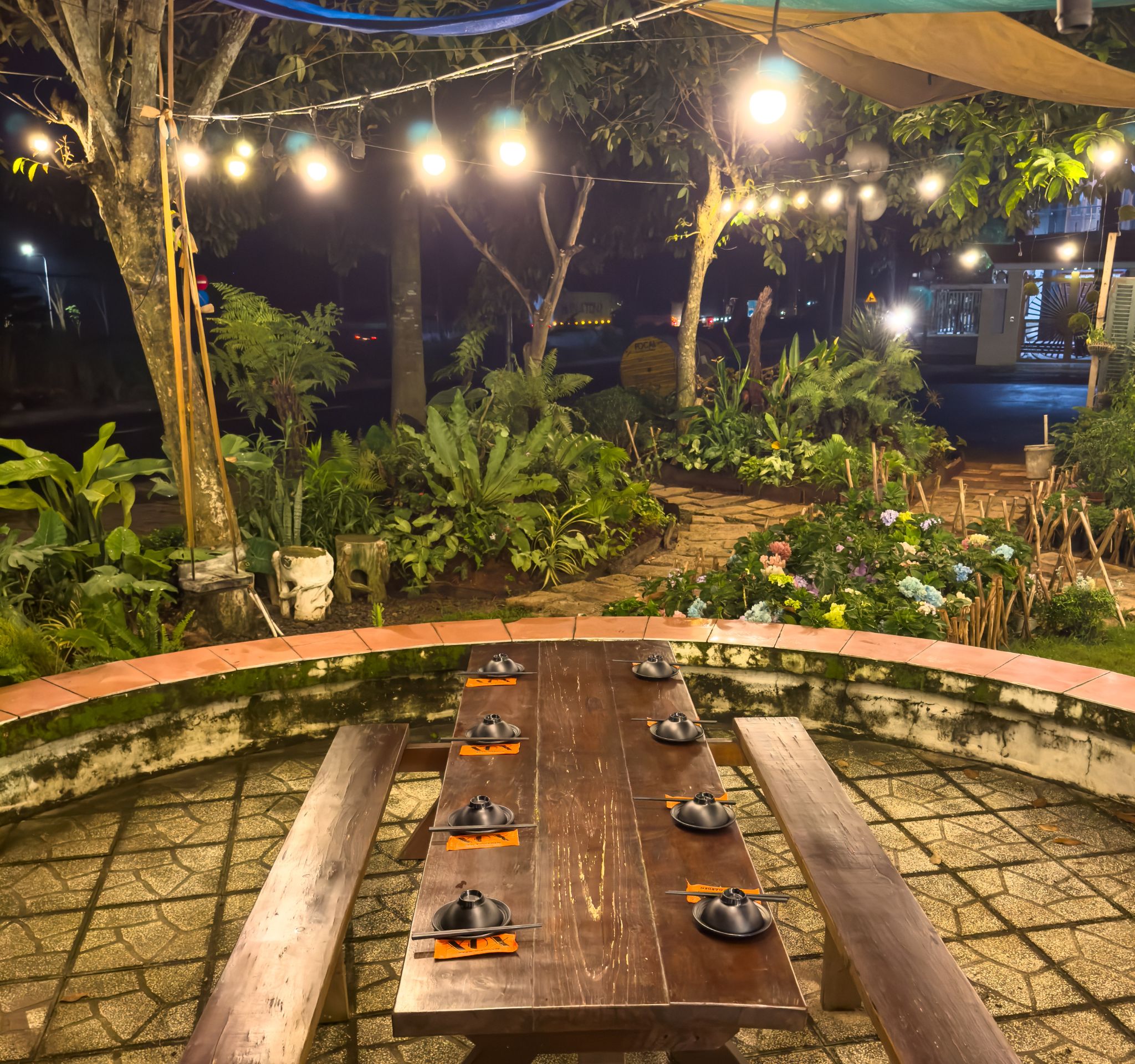 quán ăn Trảng Bom - không gian 2