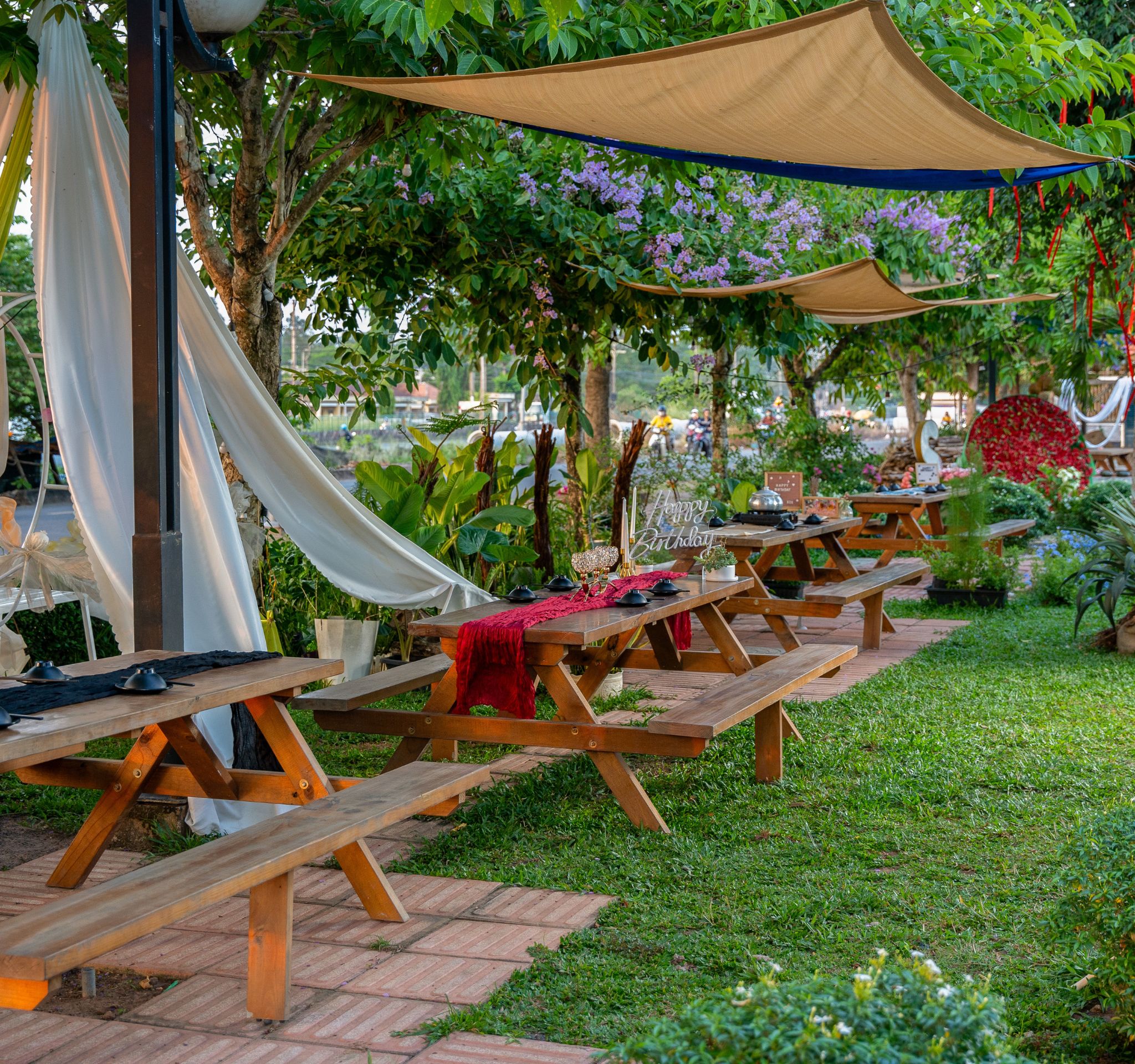 quán ăn Trảng Bom - không gian 3